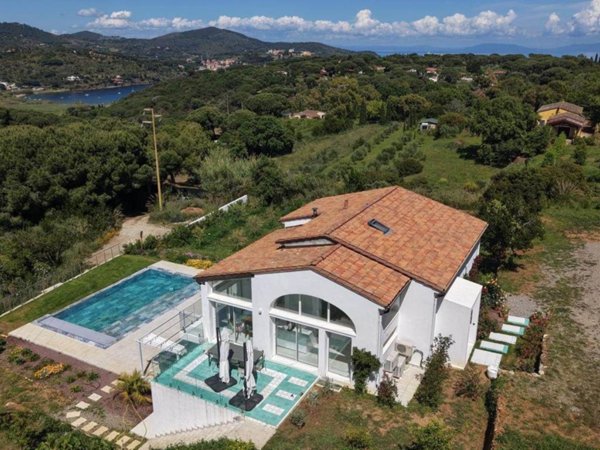 casa indipendente in vendita a Capoliveri