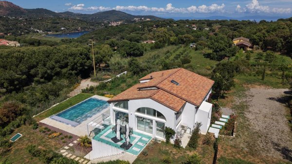 casa indipendente in vendita a Capoliveri