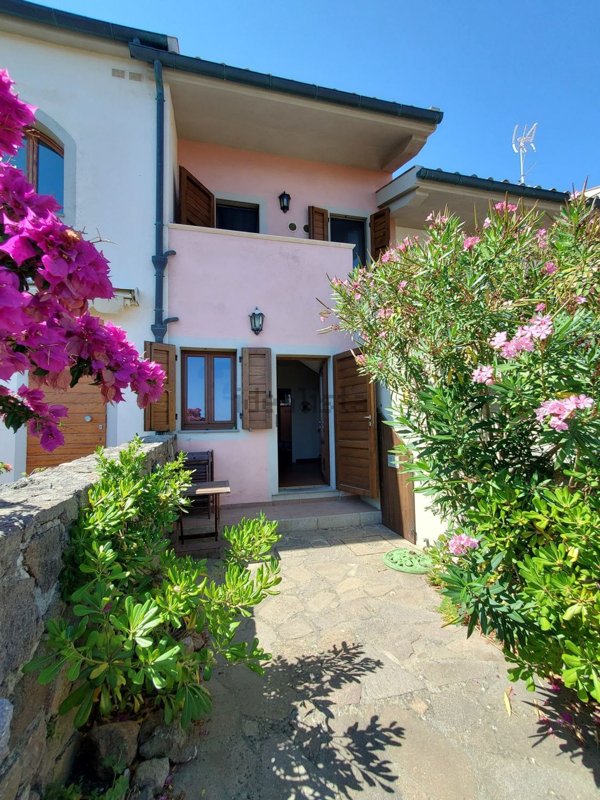 appartamento in vendita a Capraia Isola