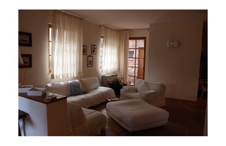 casa indipendente in vendita a Capraia Isola in zona Porto