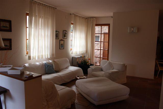 casa indipendente in vendita a Capraia Isola in zona Porto