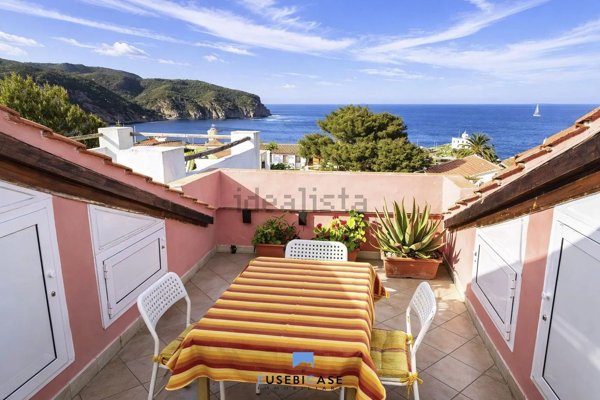 appartamento in vendita a Capraia Isola in zona Porto