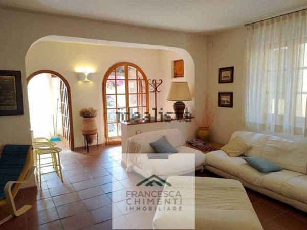 casa indipendente in vendita a Capraia Isola in zona Porto