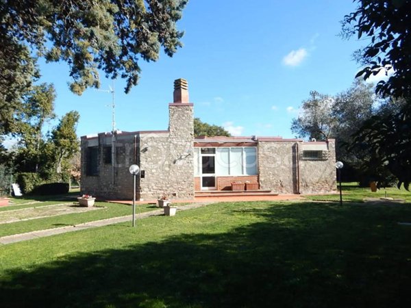 casa indipendente in vendita a Castagneto Carducci in zona Donoratico