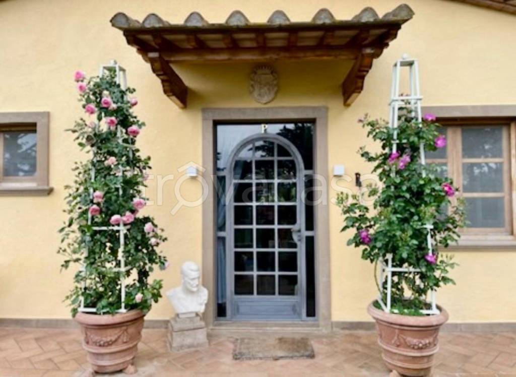 casa indipendente a Castagneto Carducci in zona Marina di Castagneto Carducci