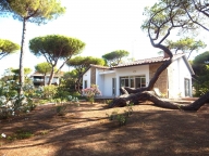 casa indipendente a Castagneto Carducci in zona Marina di Castagneto Carducci