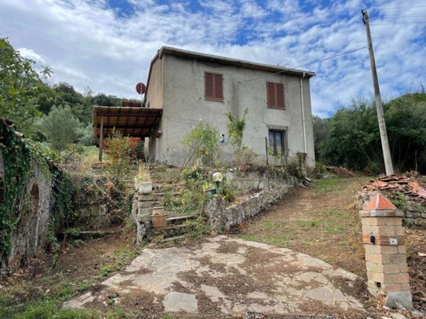 casa indipendente in vendita a Castagneto Carducci