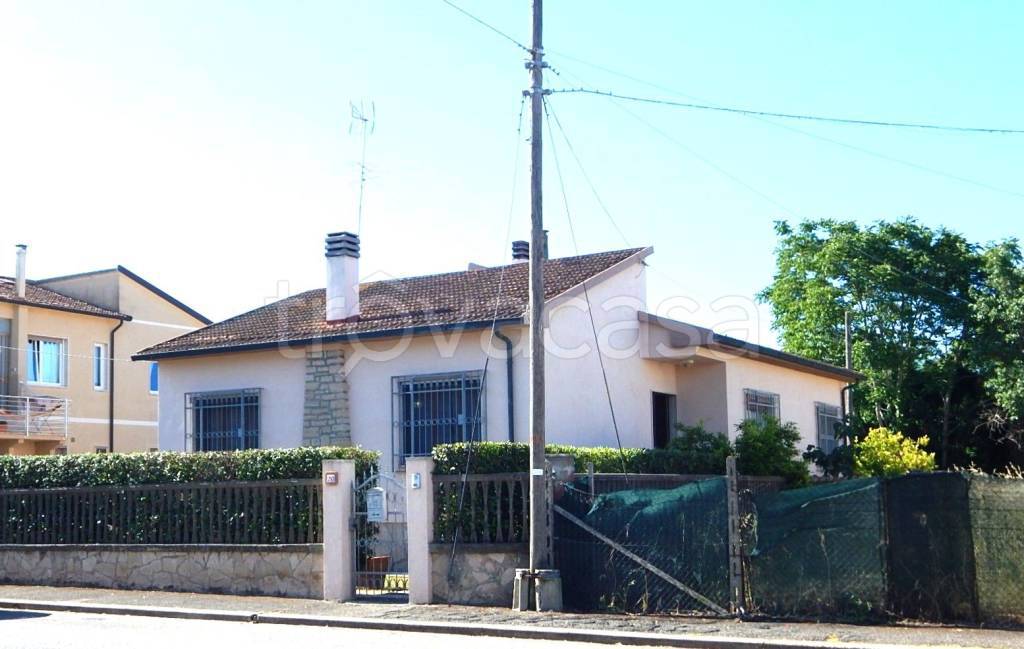 casa indipendente in vendita a Castagneto Carducci in zona Donoratico