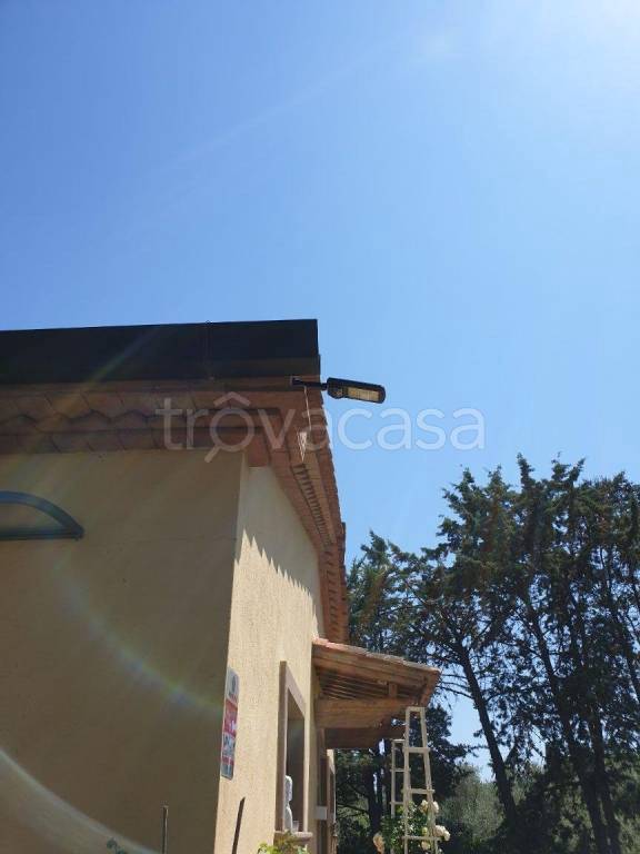 casa indipendente a Castagneto Carducci in zona Marina di Castagneto Carducci