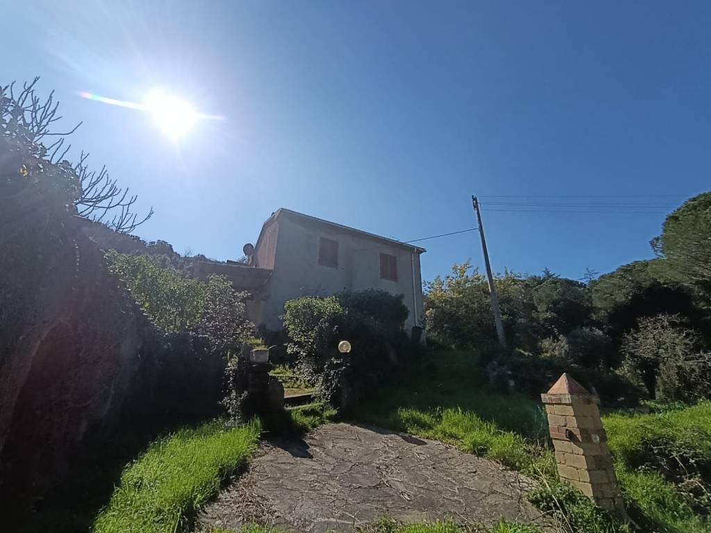 casa indipendente in vendita a Castagneto Carducci