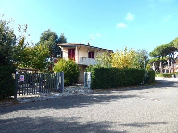 appartamento a Castagneto Carducci in zona Marina di Castagneto Carducci