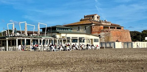 appartamento a Castagneto Carducci in zona Marina di Castagneto Carducci