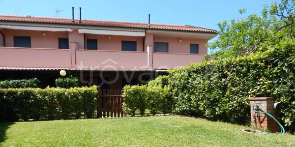 appartamento a Castagneto Carducci in zona Marina di Castagneto Carducci