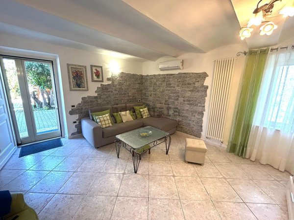 casa indipendente a Castagneto Carducci in zona Marina di Castagneto Carducci