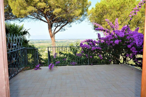 casa indipendente in vendita a Castagneto Carducci