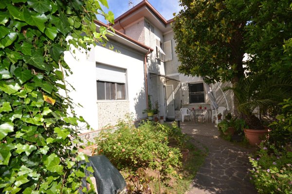 casa indipendente in vendita a Castagneto Carducci in zona Donoratico