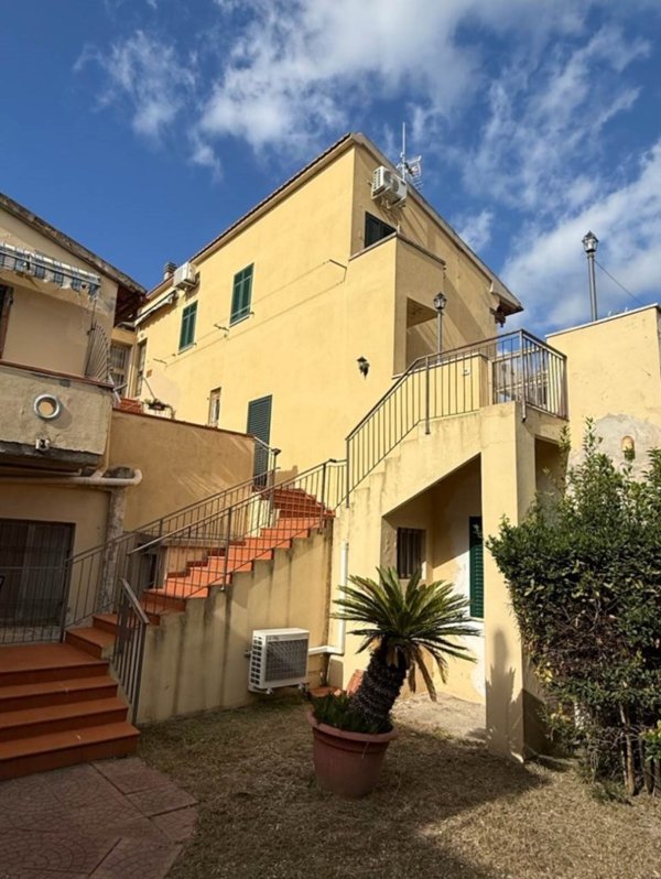 appartamento in vendita a Castagneto Carducci in zona Donoratico