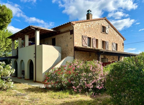 casa indipendente in vendita a Castagneto Carducci in zona Bolgheri
