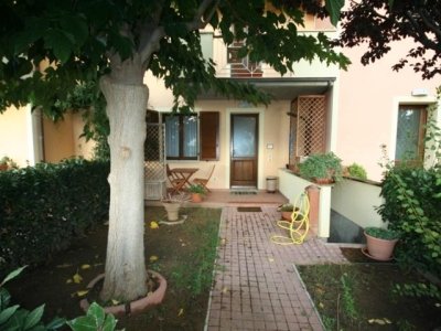 appartamento a Castagneto Carducci in zona Marina di Castagneto Carducci