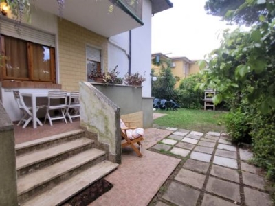 appartamento a Castagneto Carducci in zona Marina di Castagneto Carducci