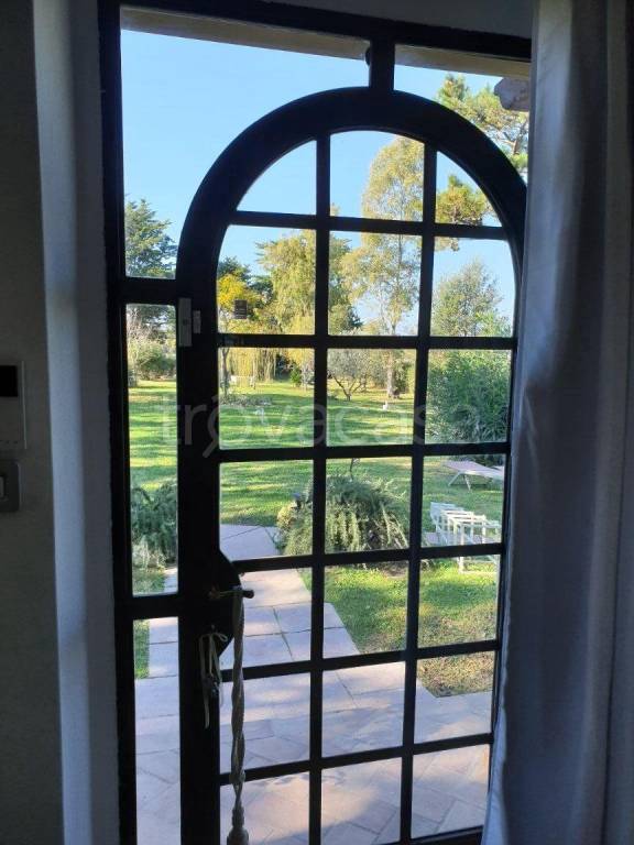 casa indipendente a Castagneto Carducci in zona Marina di Castagneto Carducci