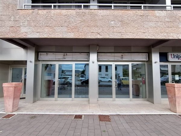 ufficio in vendita a Castagneto Carducci in zona Donoratico