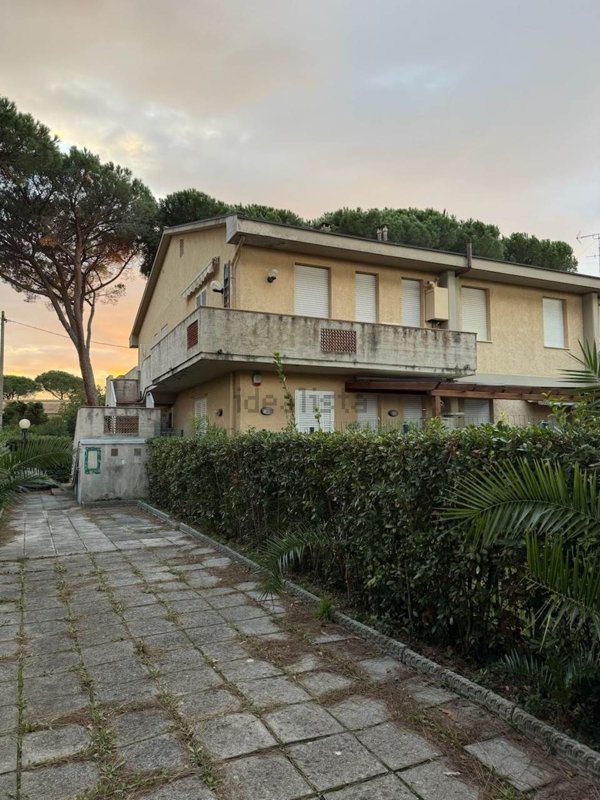 appartamento a Castagneto Carducci in zona Marina di Castagneto Carducci