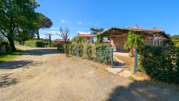 casa indipendente in vendita a Castagneto Carducci