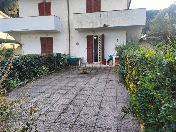 appartamento a Castagneto Carducci in zona Marina di Castagneto Carducci
