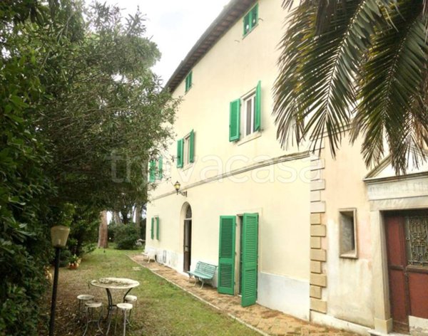 casa indipendente in vendita a Cecina