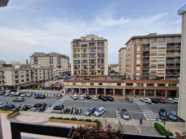 appartamento in vendita a Cecina