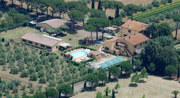 negozio in vendita a Cecina