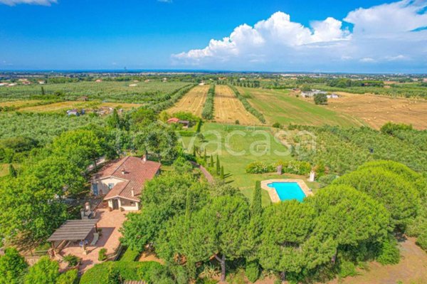 casa indipendente in vendita a Cecina