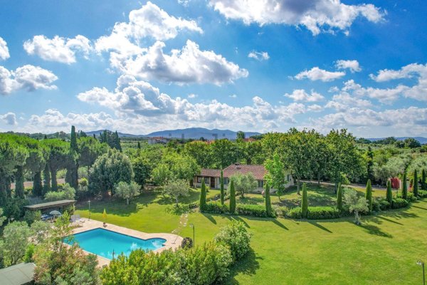 casa indipendente in vendita a Cecina