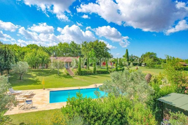 casa indipendente in vendita a Cecina