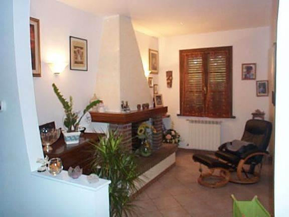 casa indipendente in vendita a Cecina