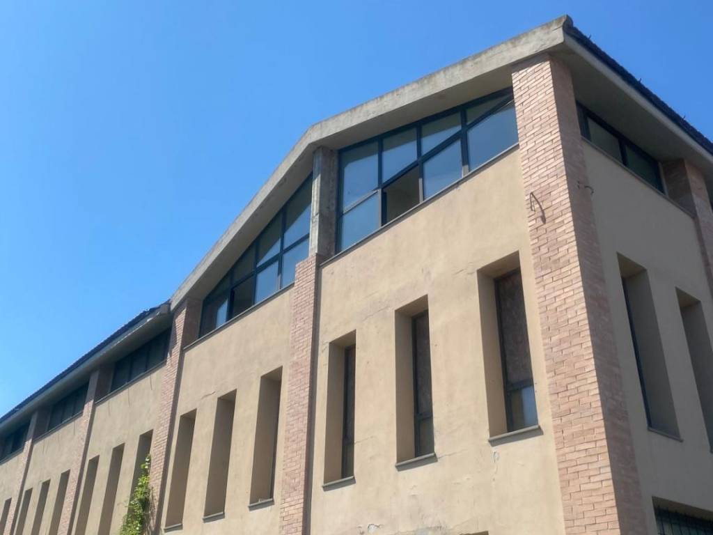 intera palazzina in vendita a Cecina