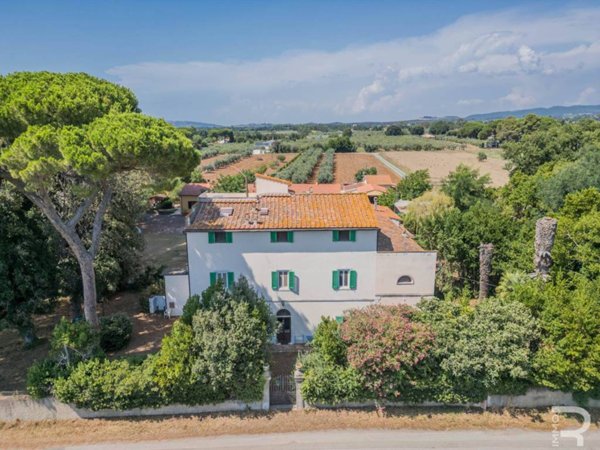 casa indipendente in vendita a Cecina