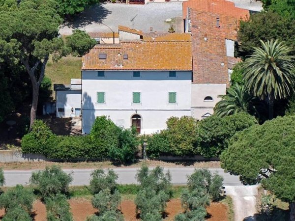casa indipendente in vendita a Cecina