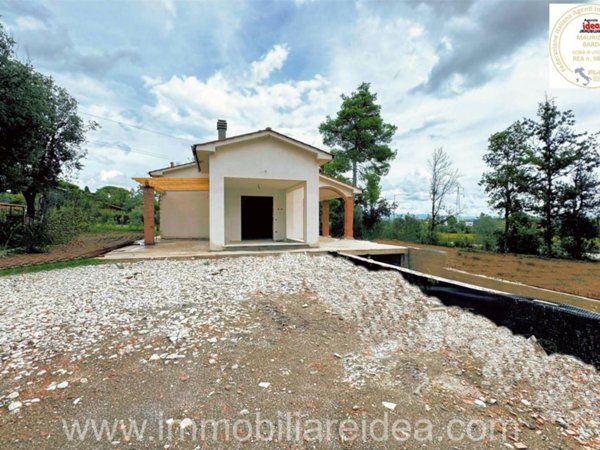 casa indipendente in vendita a Cecina