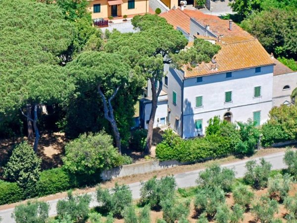 casa indipendente in vendita a Cecina