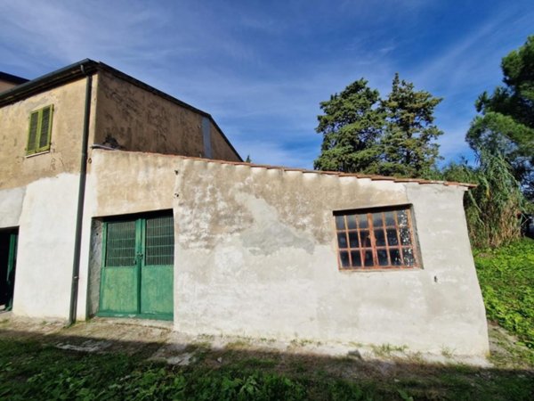 casa indipendente in vendita a Cecina