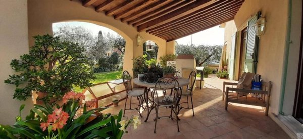 casa indipendente in vendita a Cecina
