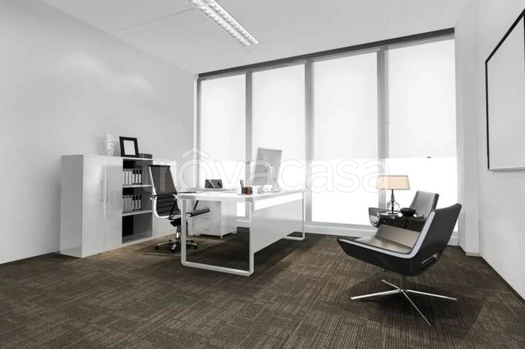 ufficio in vendita a Cecina