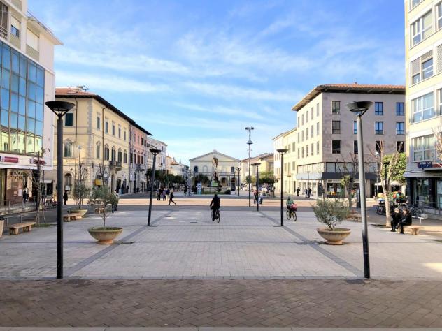 ufficio in vendita a Cecina
