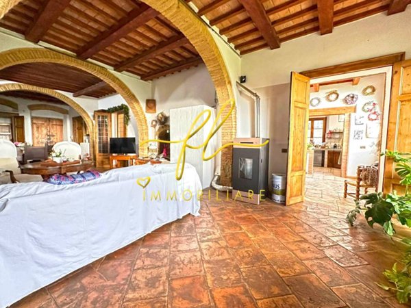 casa indipendente in vendita a Cecina