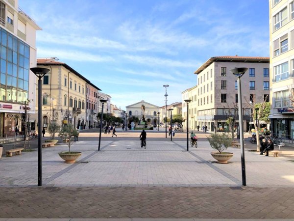 ufficio in vendita a Cecina