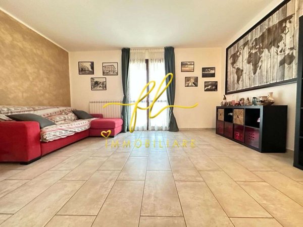casa indipendente in vendita a Cecina