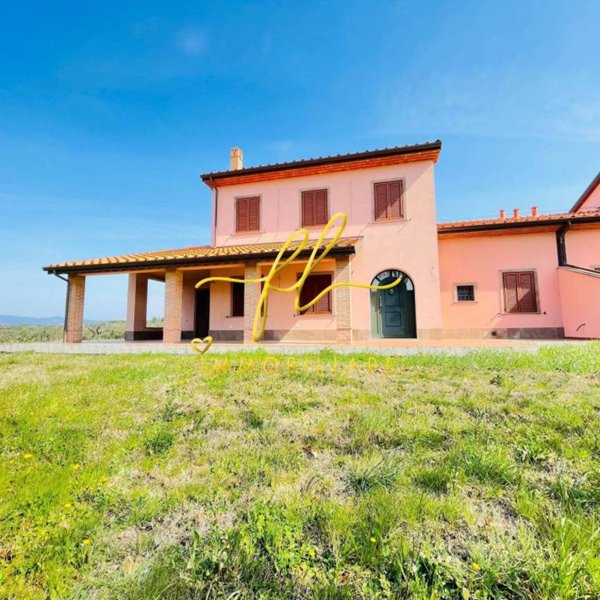 casa indipendente in vendita a Cecina