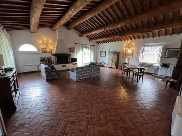 casa indipendente in vendita a Cecina